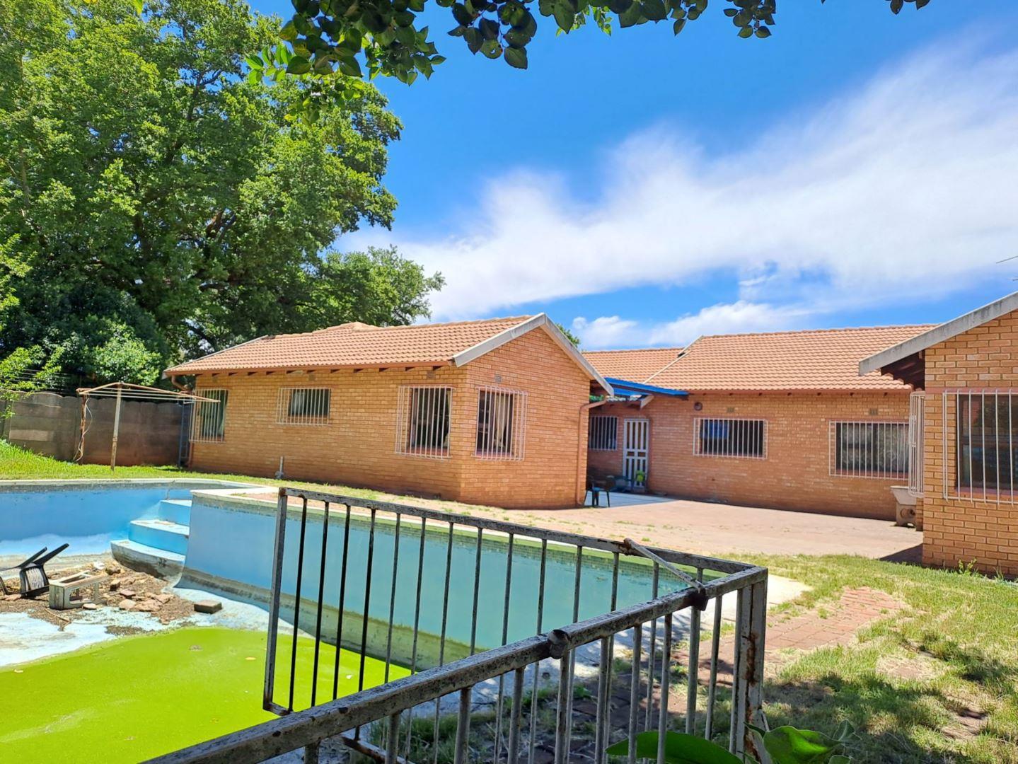 4 Bedroom House for sale in Rowhill P24113877867