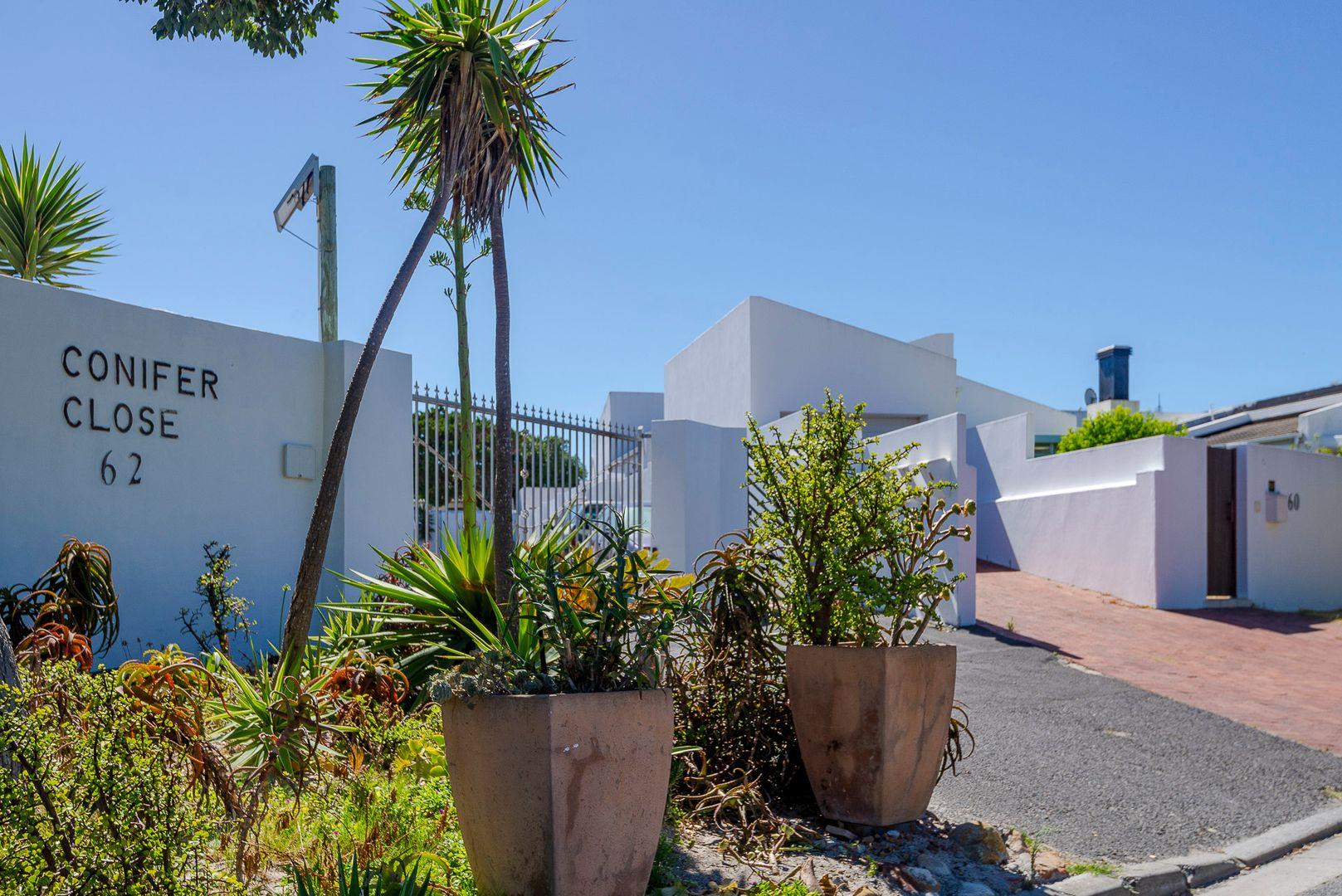 Marina Da Gama Property Houses for sale in Marina Da Gama