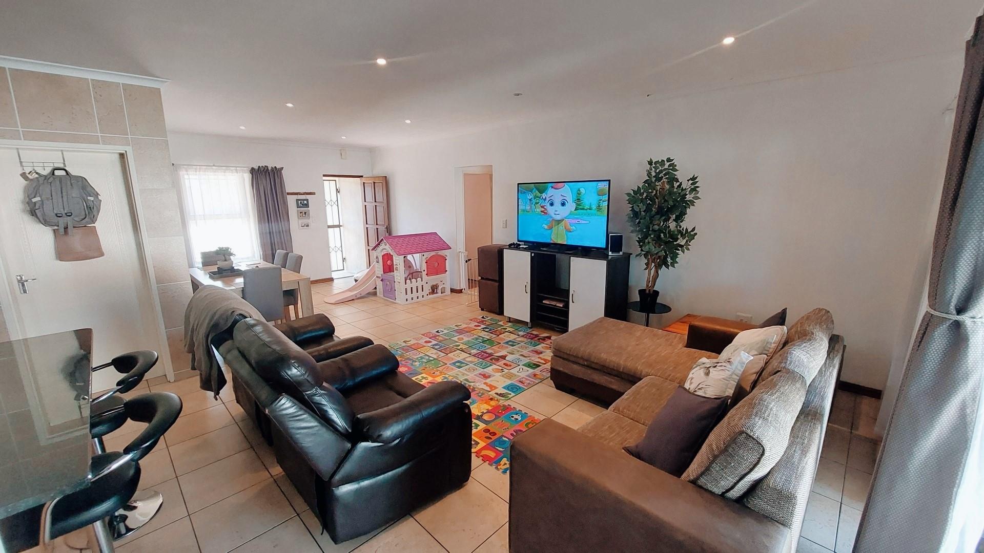 Brackenfell Central Property Townhouses for sale in Brackenfell