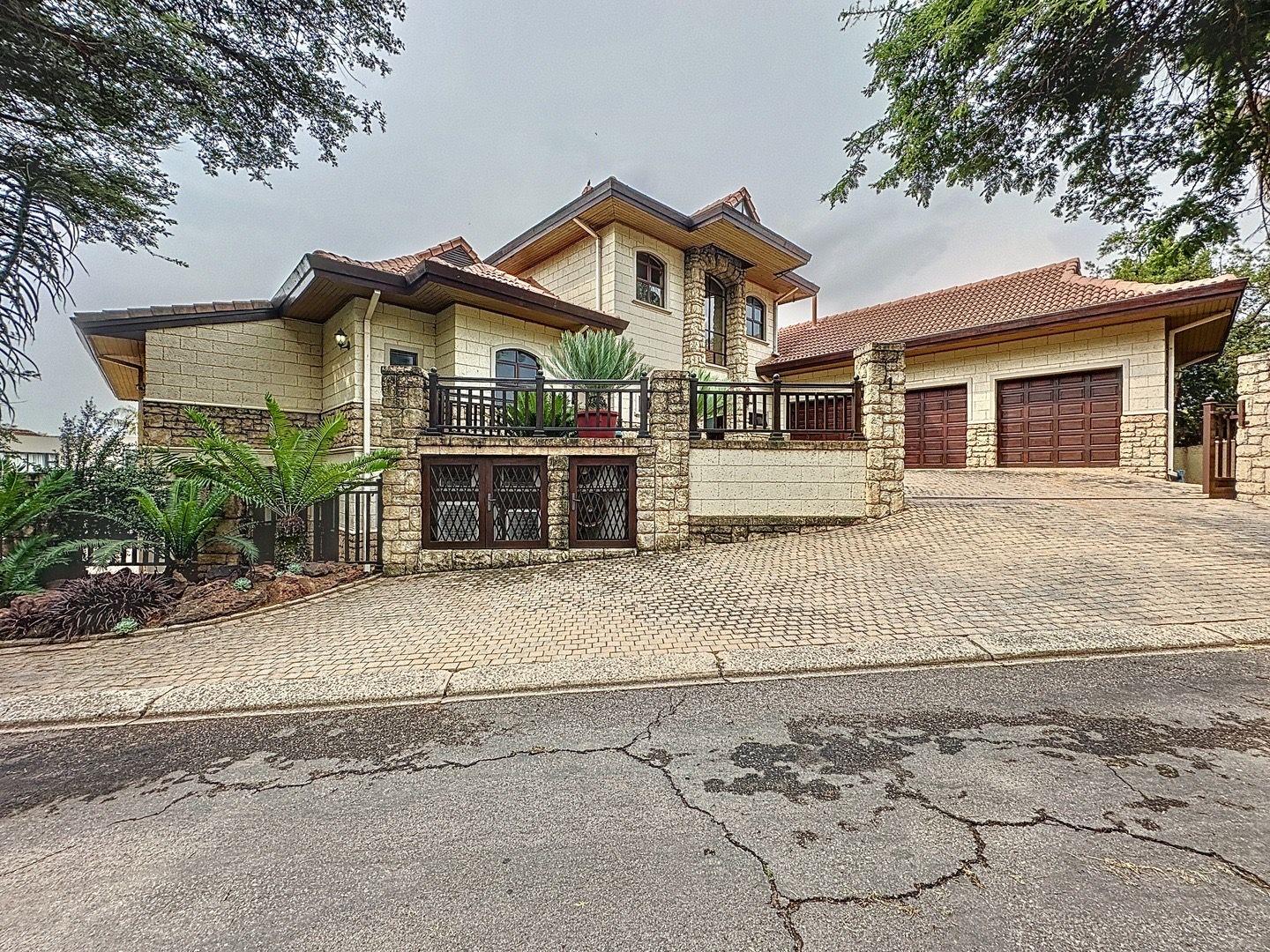 4 Bedroom House for sale in Silver Lakes Golf Estate P24113880422