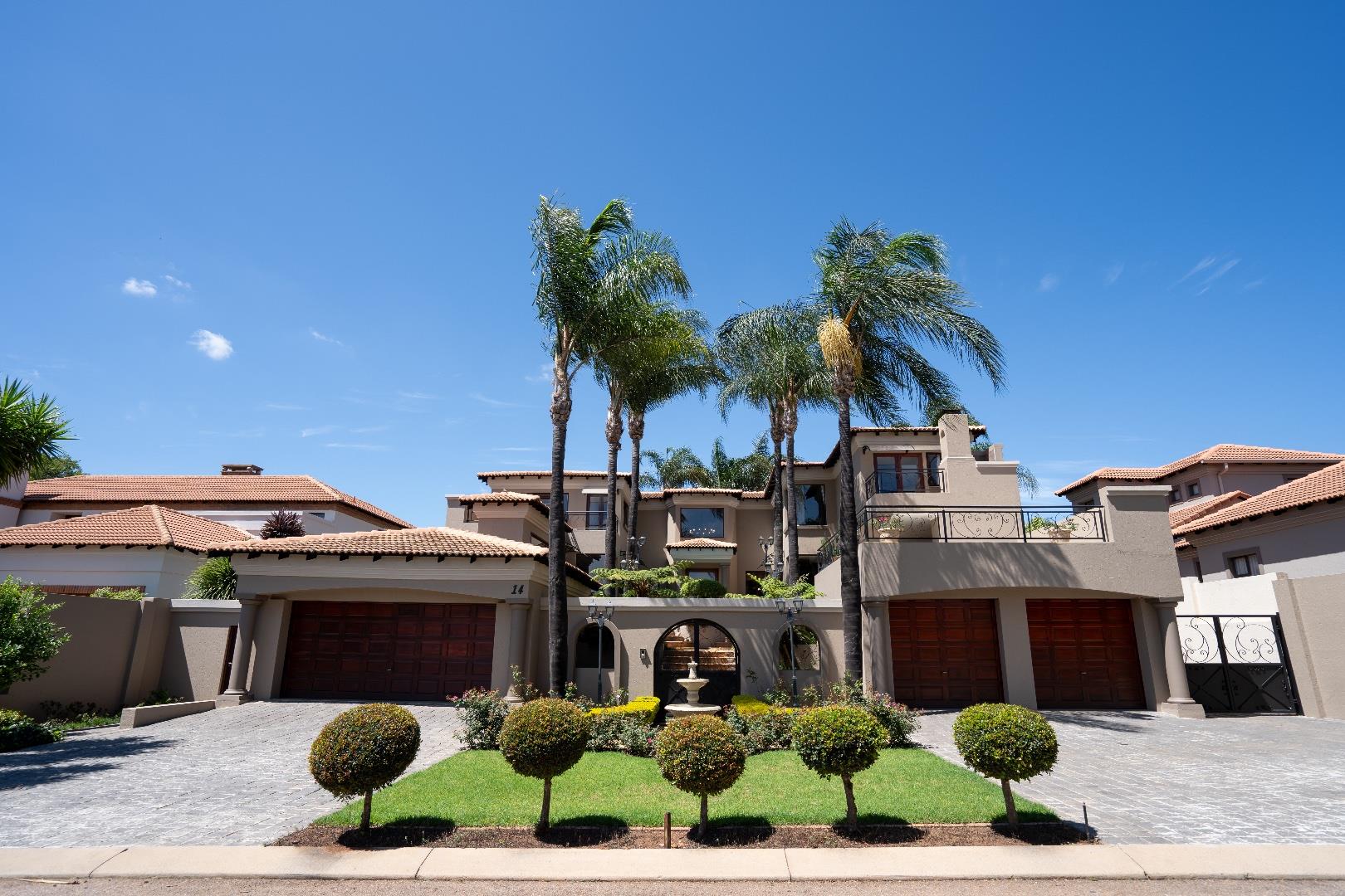 4 Bedroom House for sale in Woodhill Golf Estate P24113880562