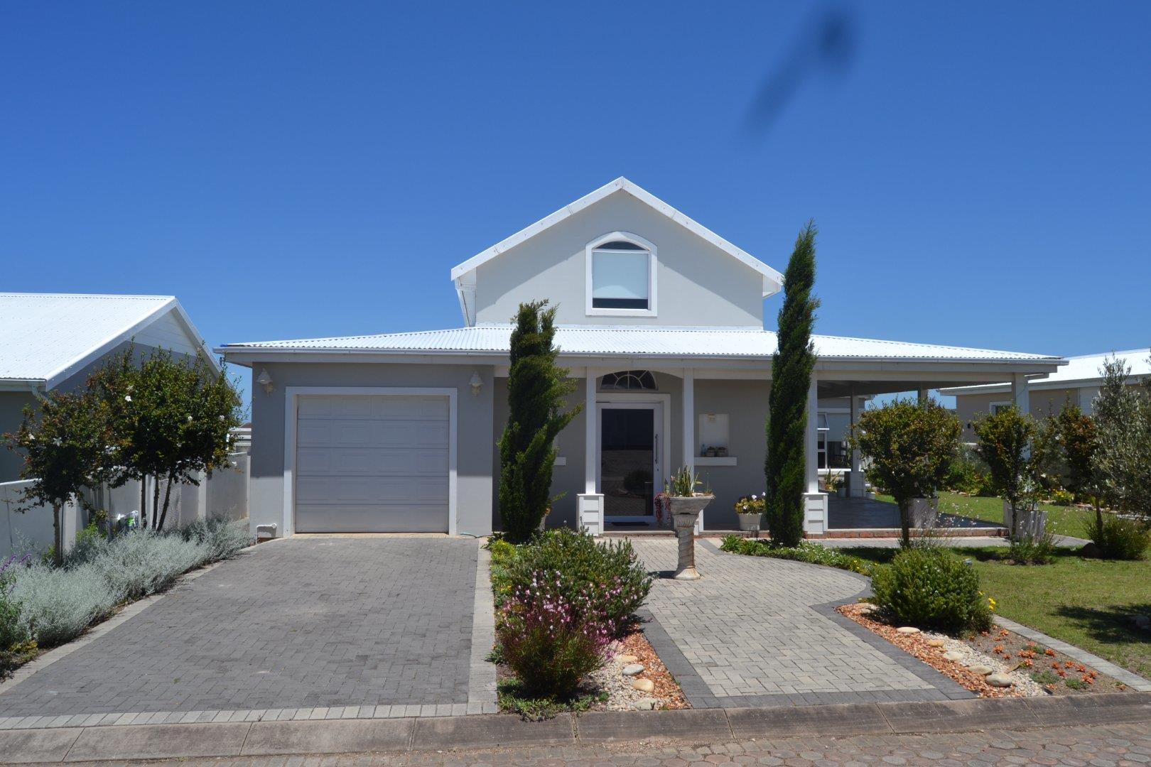 3 Bedroom House for sale in Wavecrest P24113881279