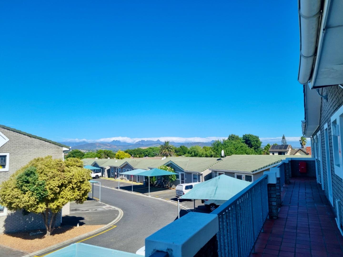 Oakglen Property Apartments / flats for sale in Oakglen