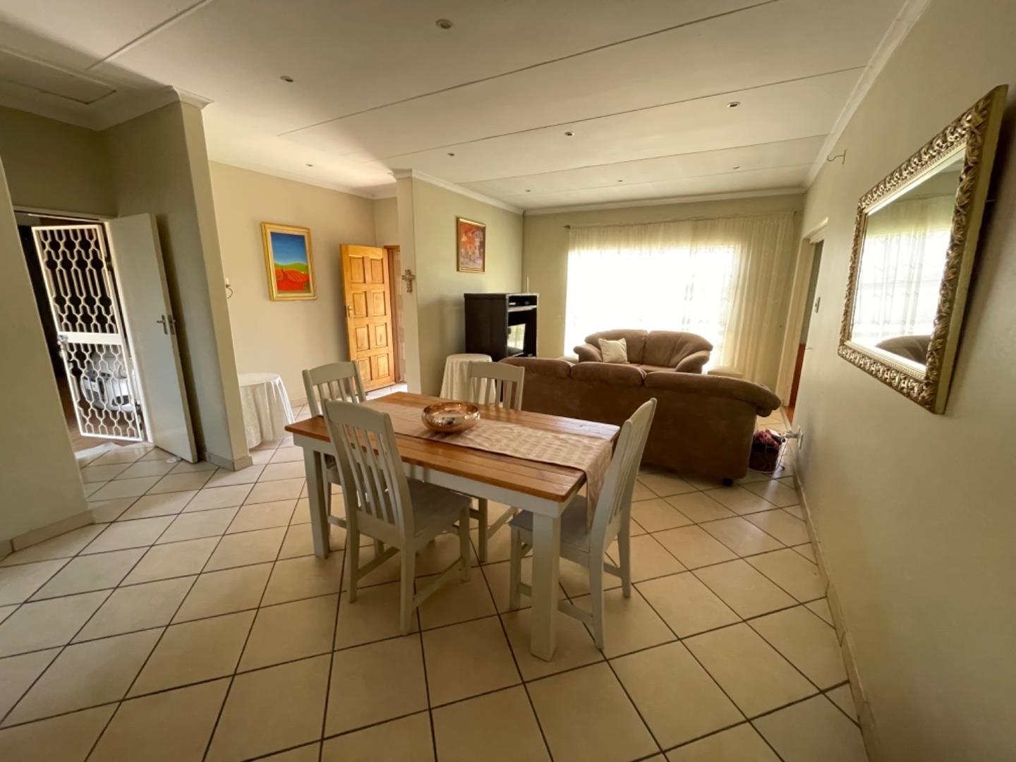 2 Bedroom Townhouse for sale in Vanderbijlpark SE 2 P24113881564