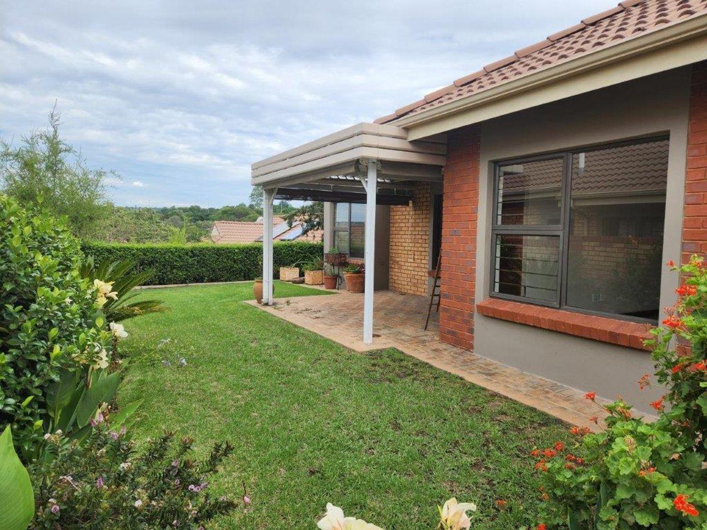 3 Bedroom Townhouse for sale in Olivedale 41 Olivedale Retirement