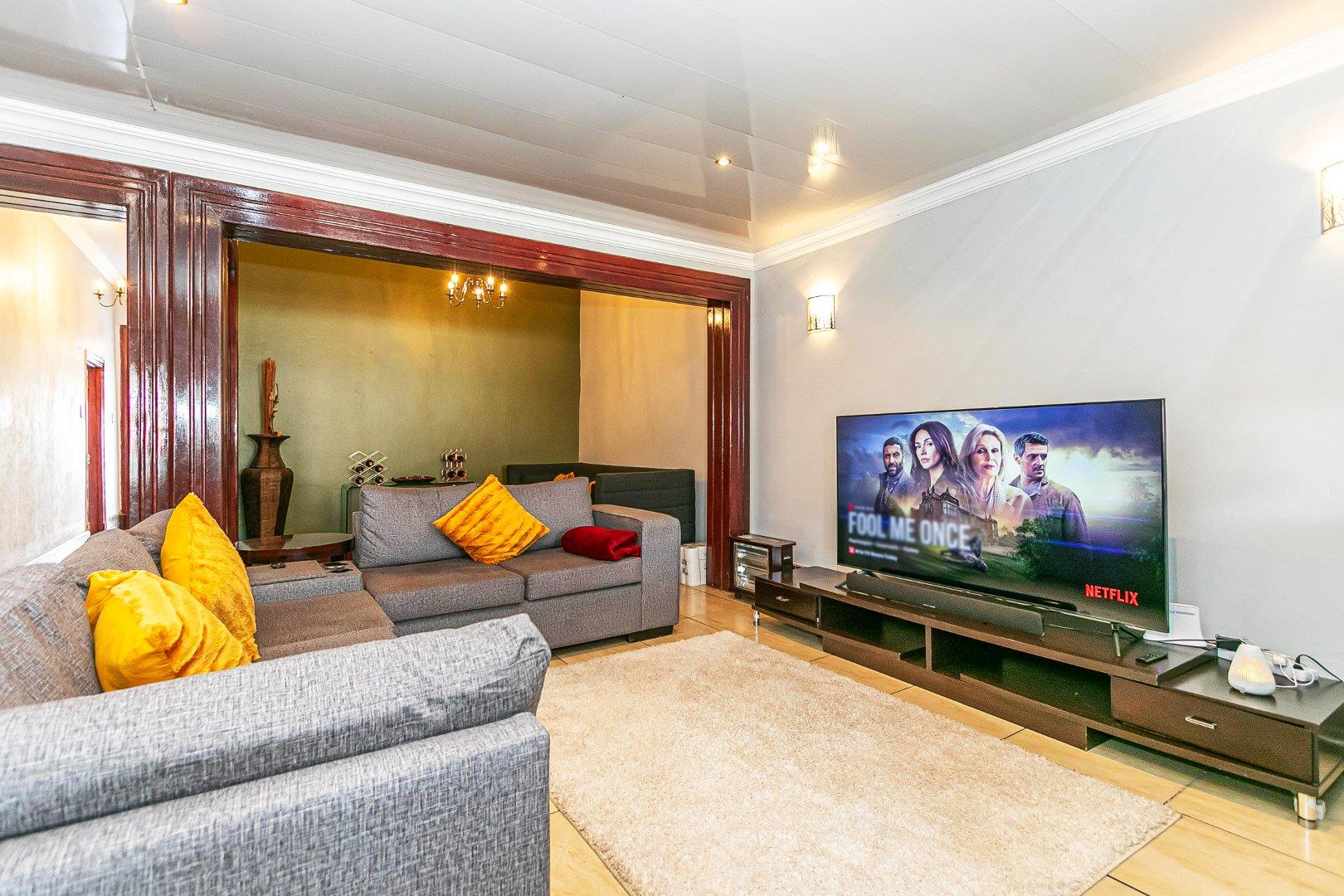 4 Bedroom House for sale in Brixton P24113876261