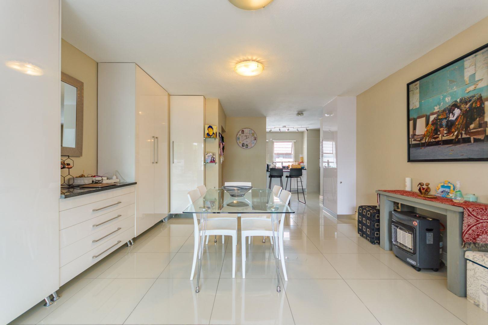 3 Bedroom Apartment / flat for sale in Gallo Manor P24113882632