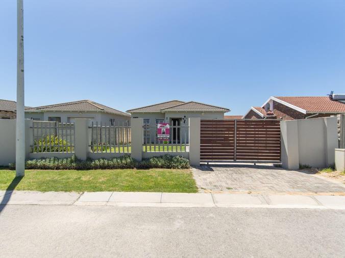 3 Bedroom House for Sale in Parsons Ridge