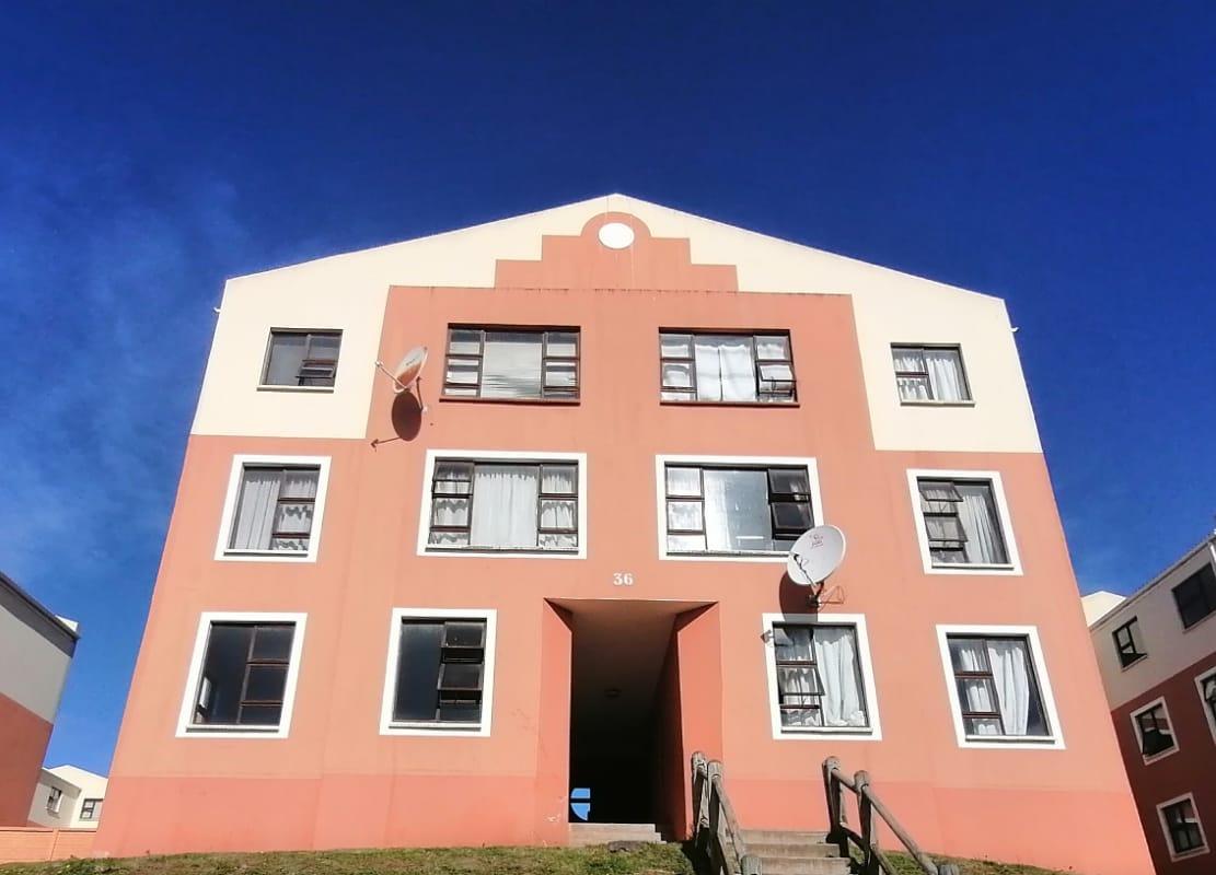 2 Bedroom Apartment / flat for sale in Amalinda P24113878212