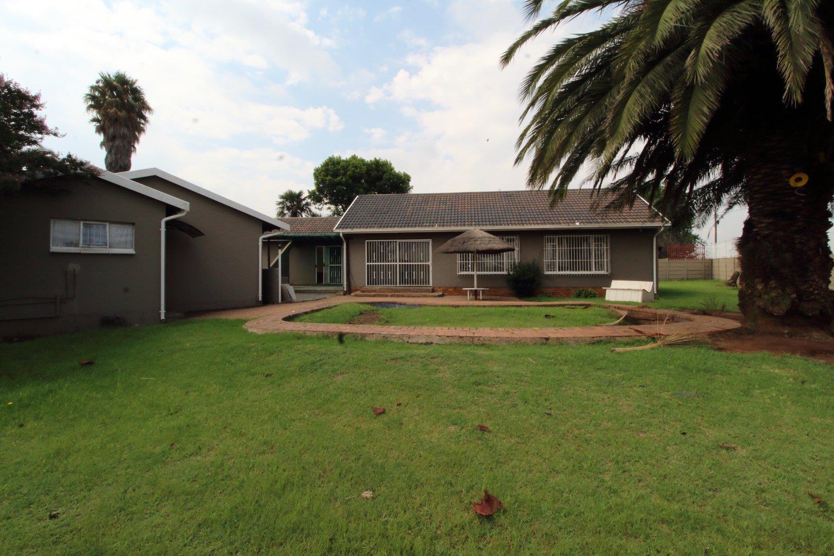 Mackenzie Park Property Property and houses to rent in Mackenzie Park