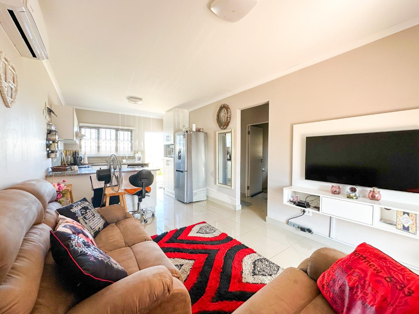 2 Bedroom Townhouse for sale in Lenham 6 239 Lenham Drive P24113884563