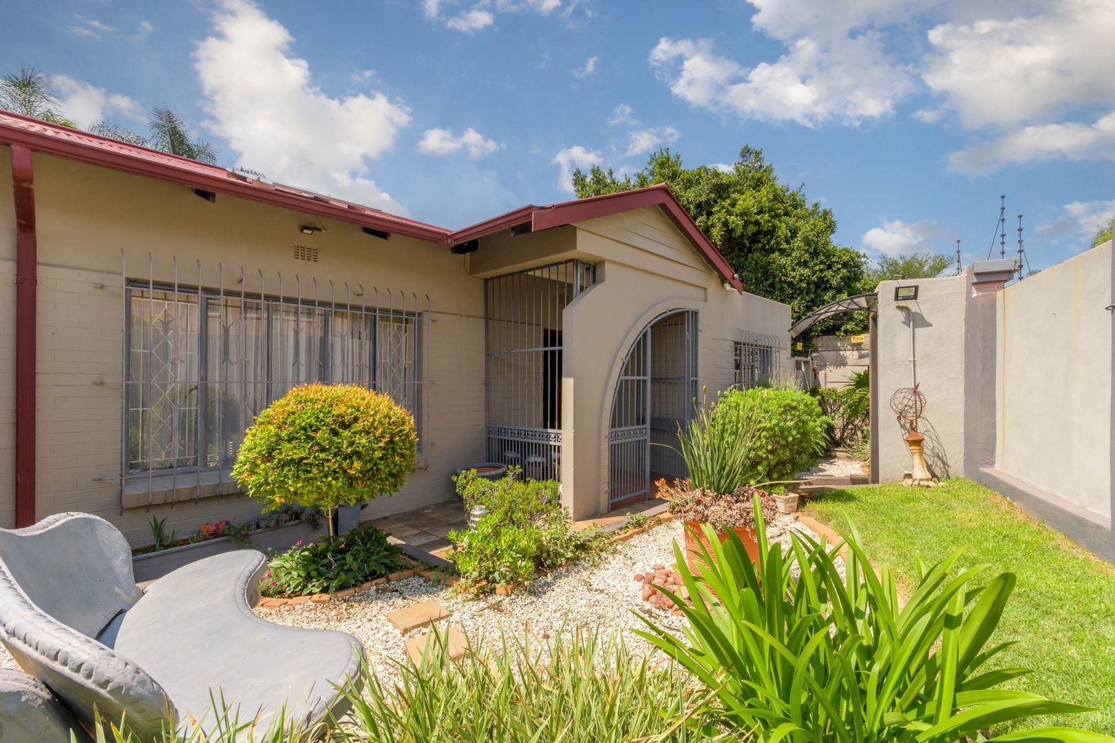 3 Bedroom House for sale in East Town 28 Botha Avenue P24113885072