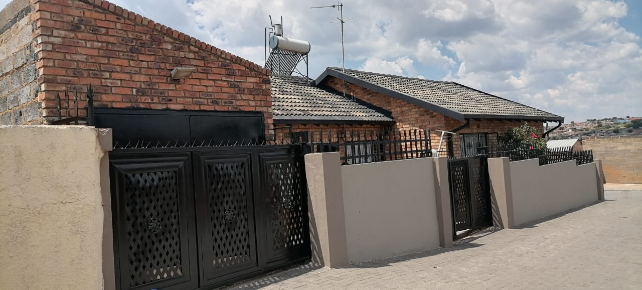 3 Bedroom House for sale in Ivory Park 57 Juba Street, Ivory Park Ext