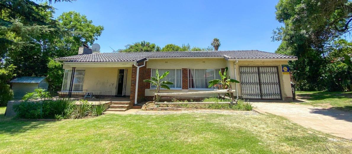 4 Bedroom House for sale in Edenvale Central P24113885225