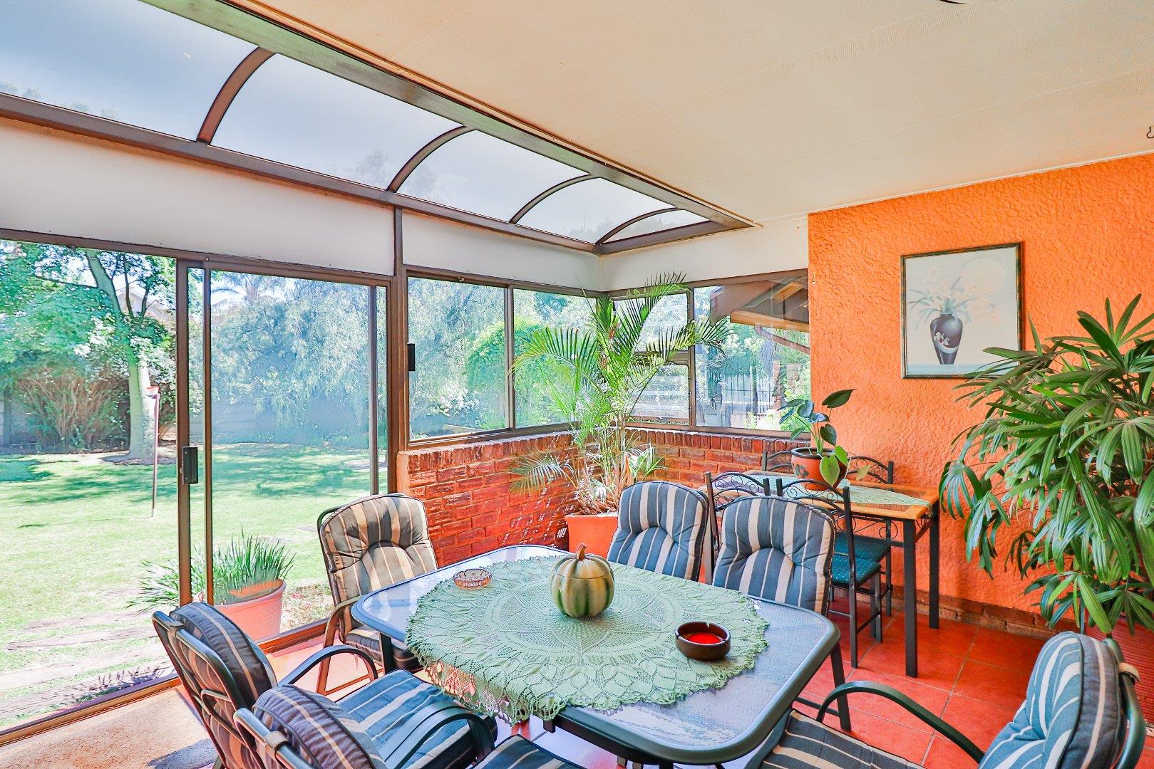 3 Bedroom House for sale in Glen Marais P24113885845