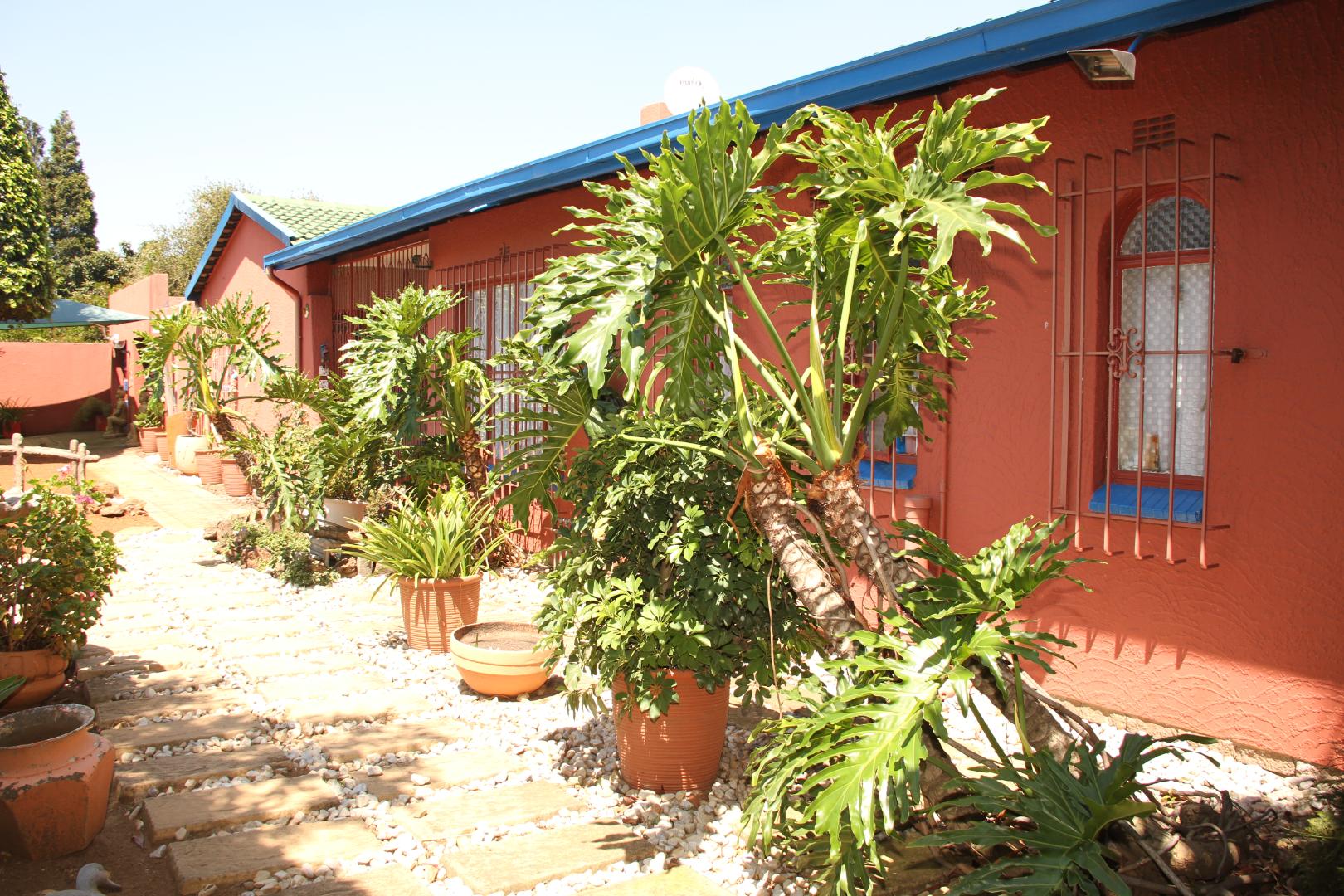 4 Bedroom House for sale in Lambton Gardens 17 Warren Road P24113869924