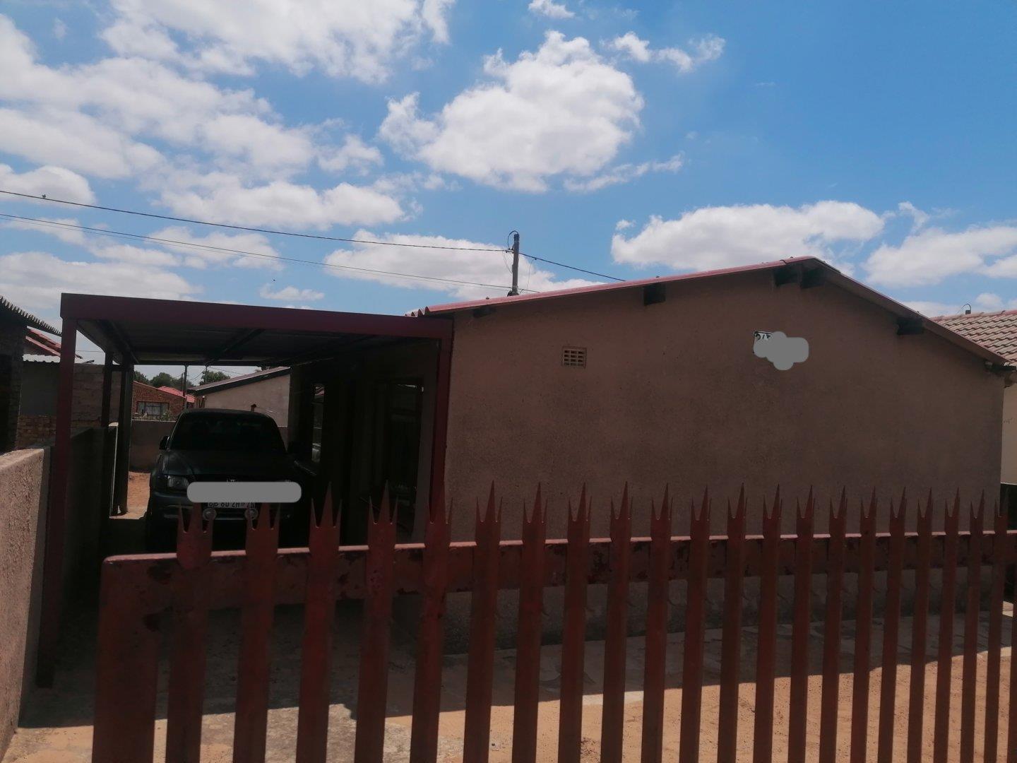 2 Bedroom House for sale in Kwaguqa Ext 4 P24113888133