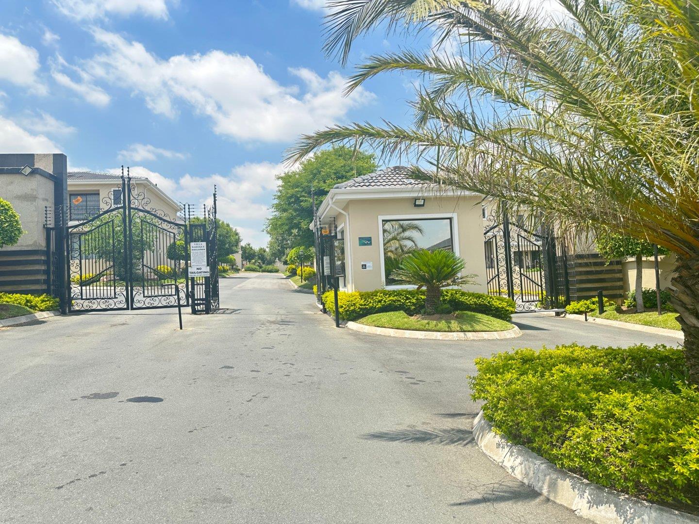 3 Bedroom House for sale in Halfway Gardens 7th Road Halfway Gardens