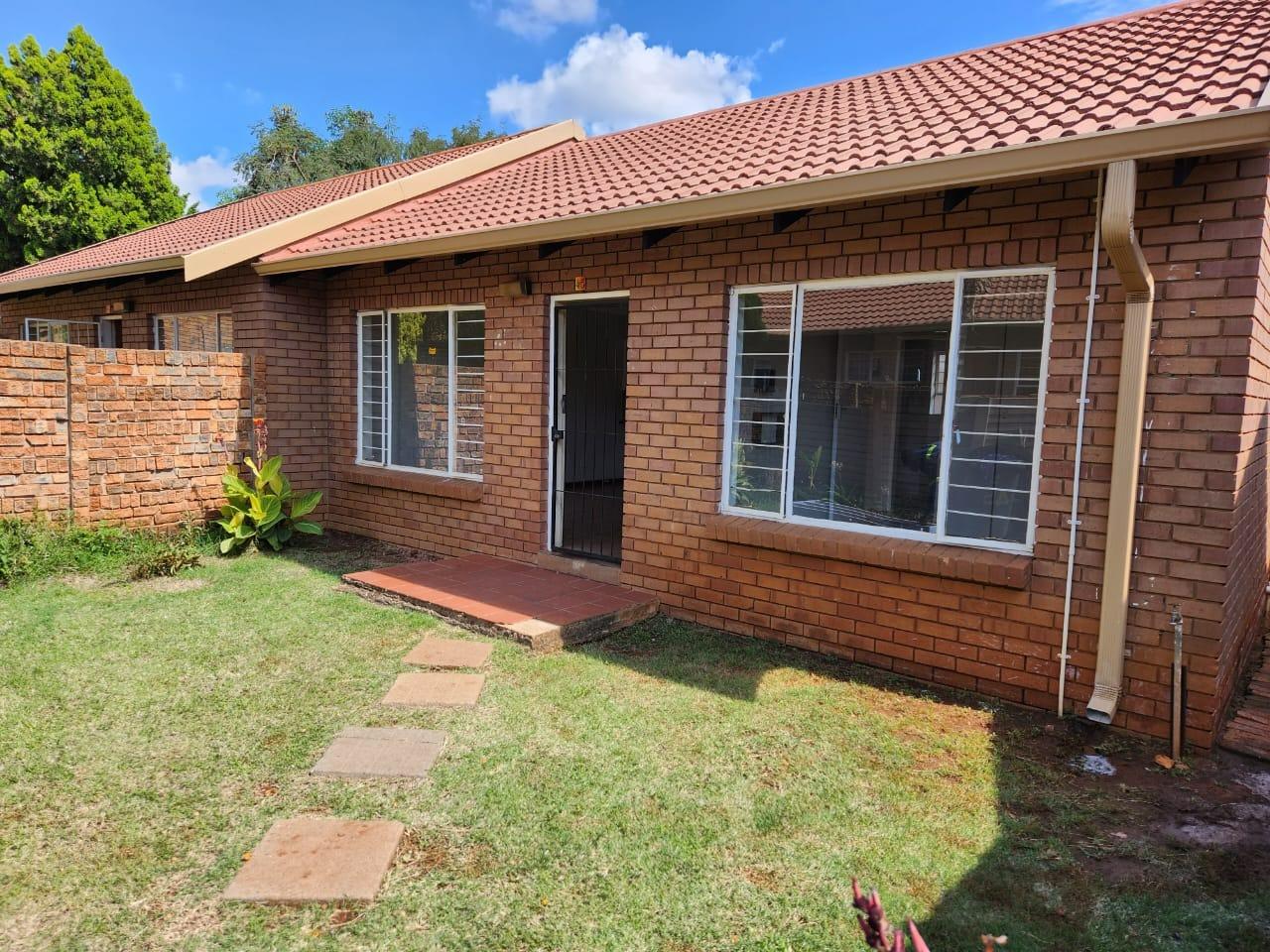 2 Bedroom Townhouse for sale in Pretoria North 45, 201 Hulton Road