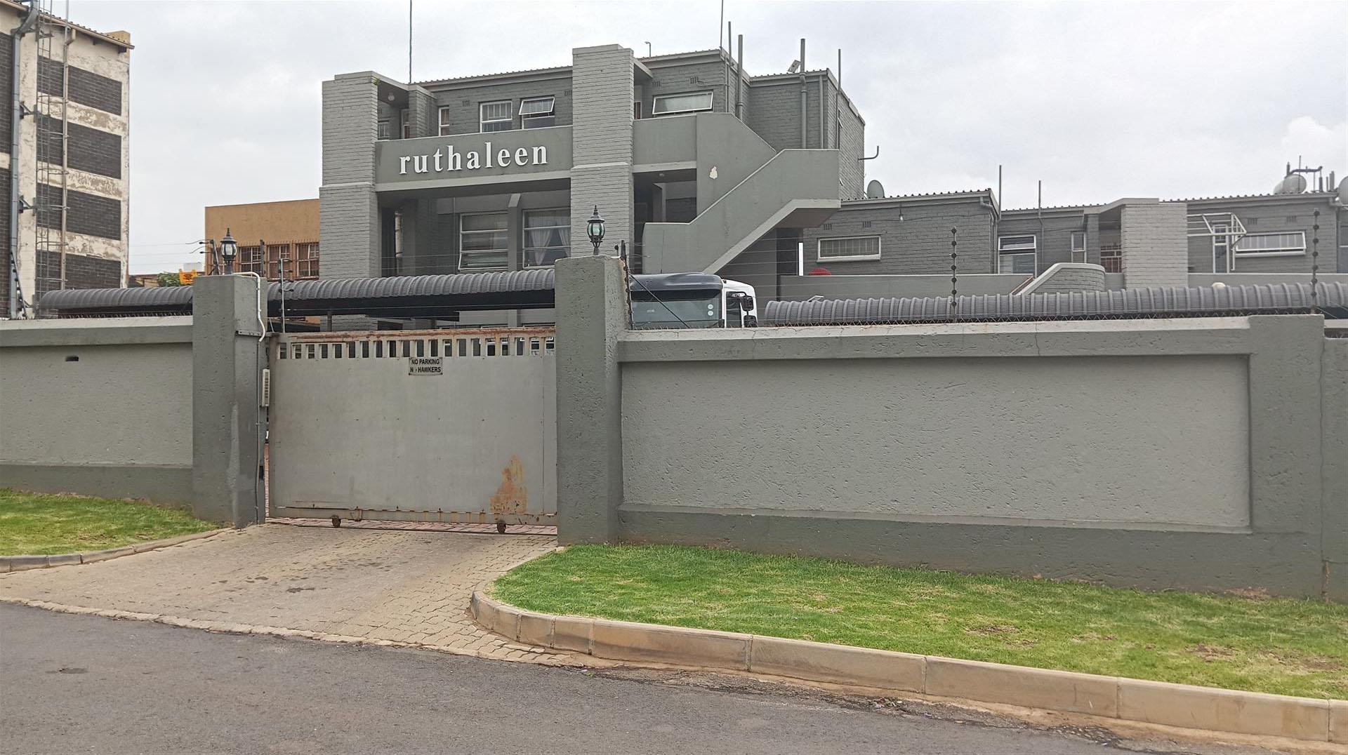 2 Bedroom Townhouse for sale in Edleen P24113888865