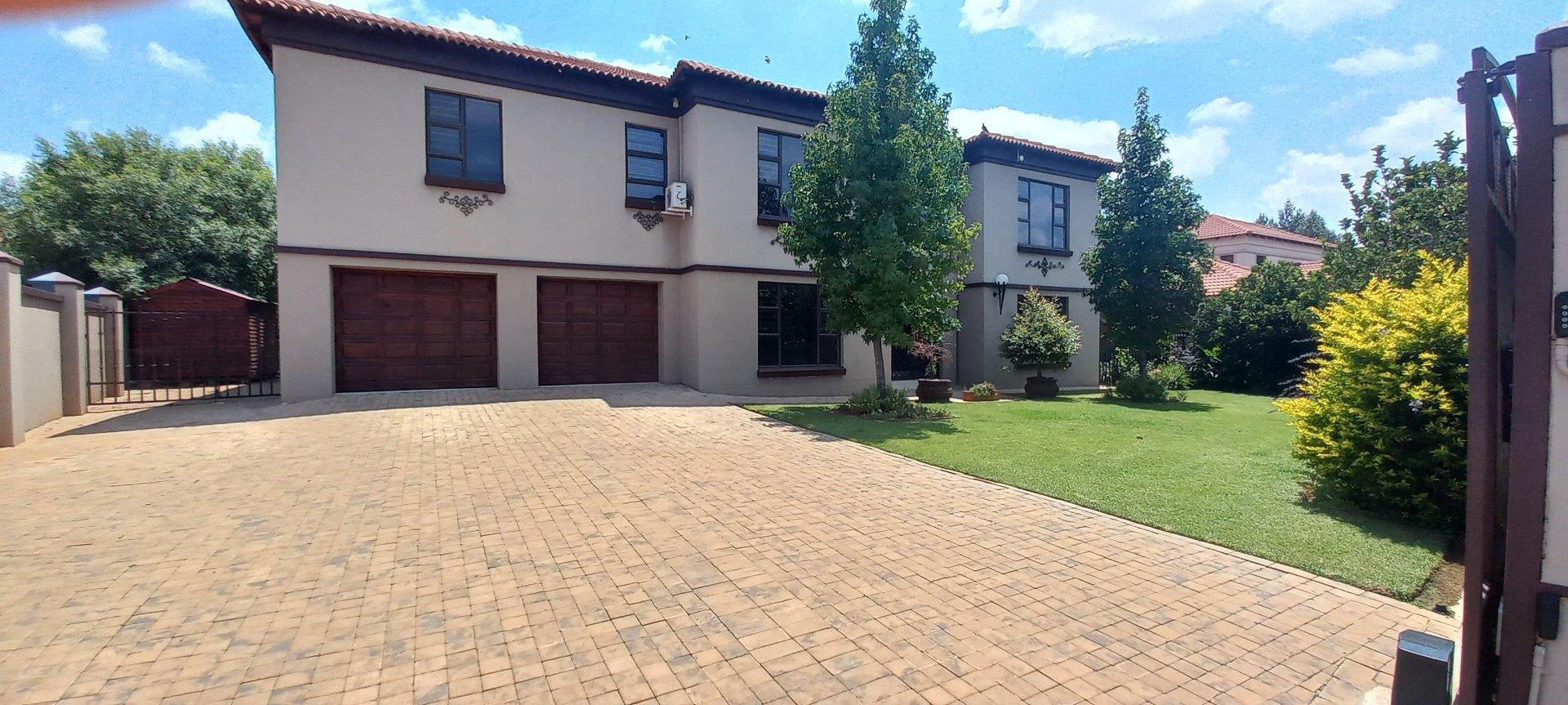 4 Bedroom House for sale in Tuscany Ridge P24113888881