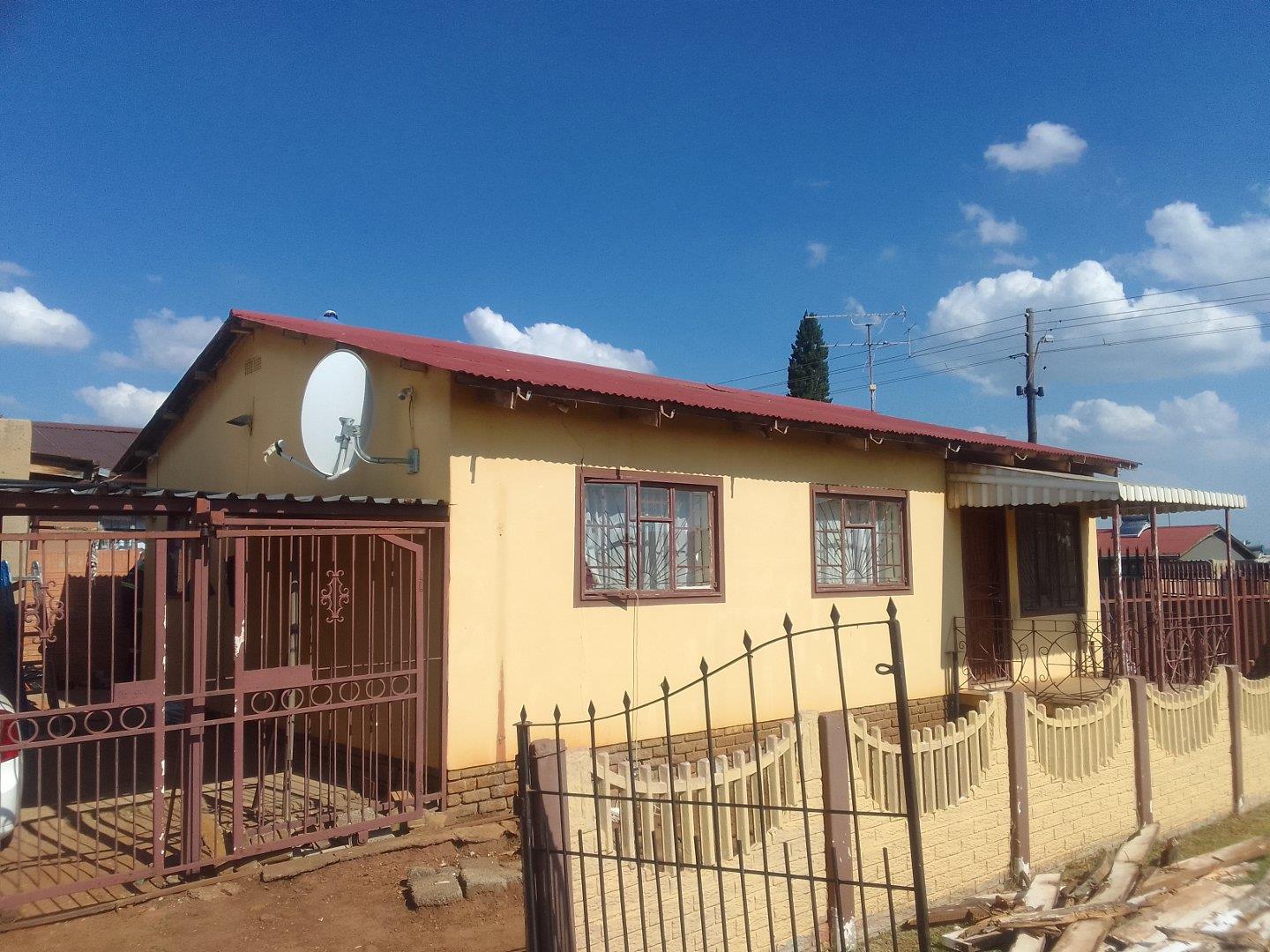 3 Bedroom House for sale in Eldorado Park 2 Soutpansberg Street Eldos