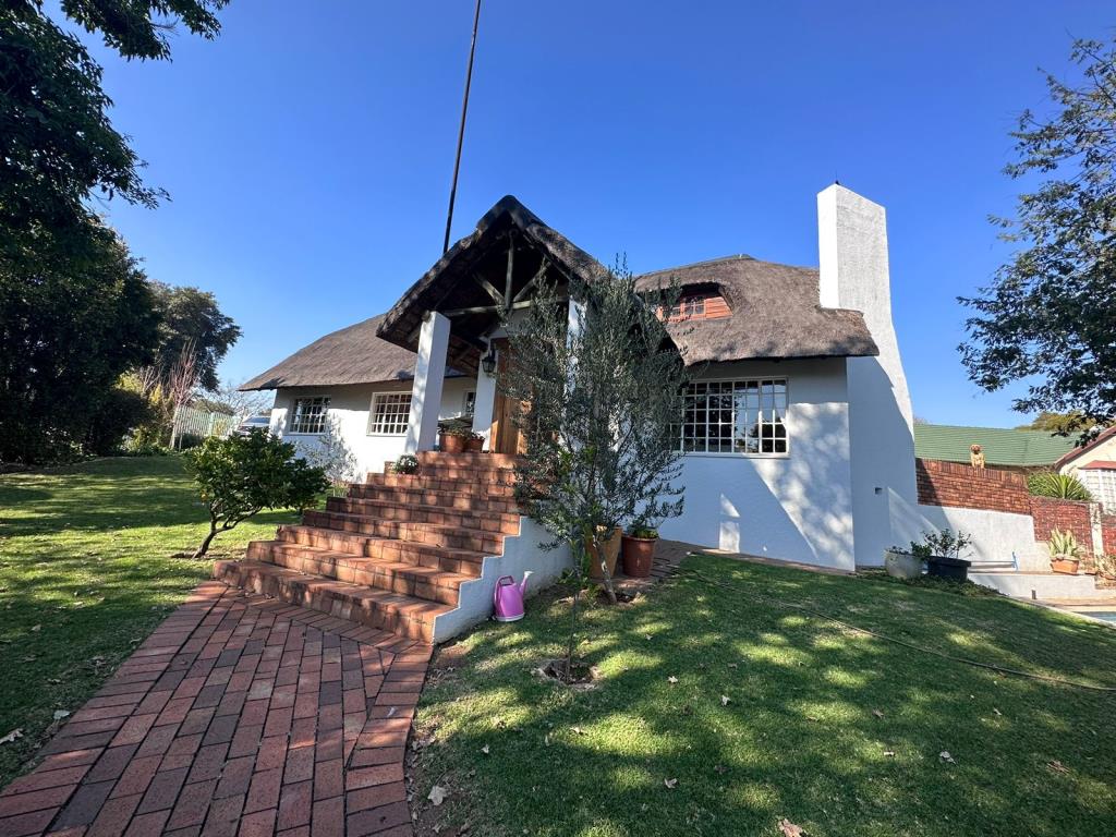 4 Bedroom House for sale in Northcliff 6 La Gratitude P24113890505
