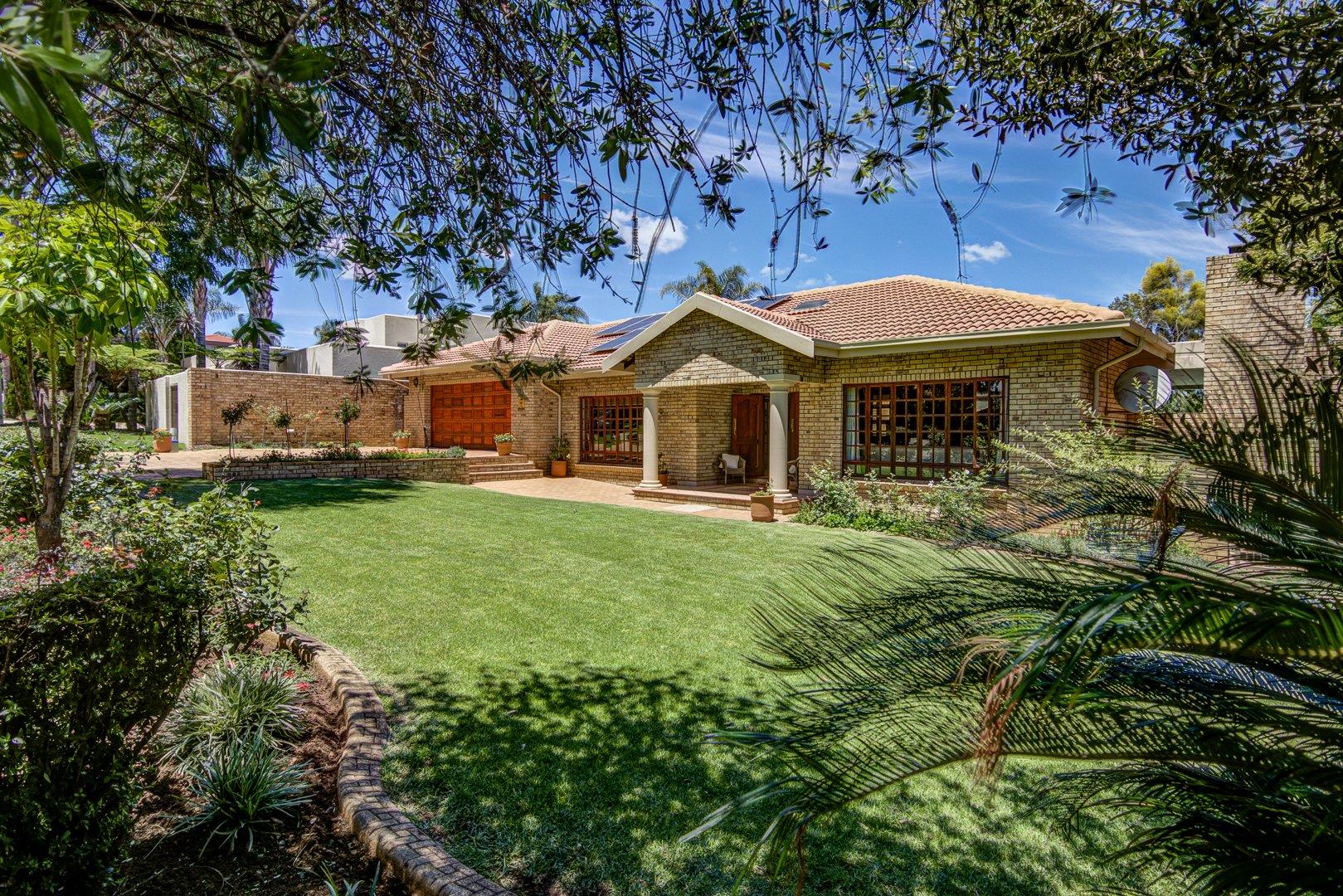 4 Bedroom House for sale in Blue Gill Estate 23 Woodpecker Crescent