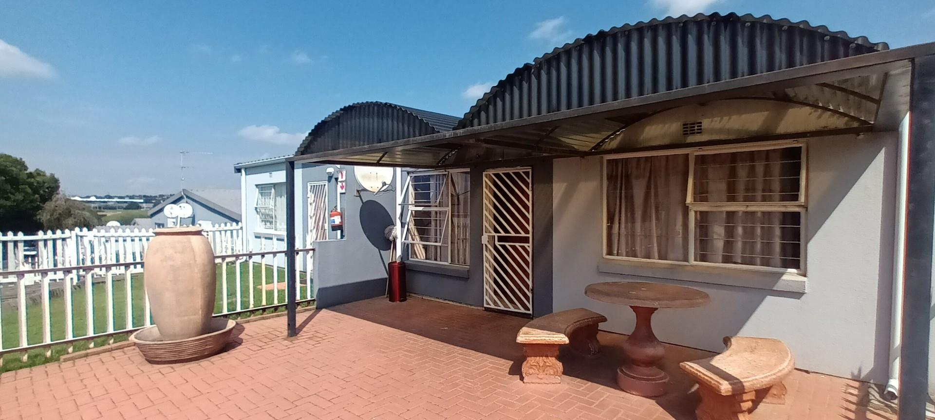 2 Bedroom Townhouse for sale in Ridgeway P24113892240