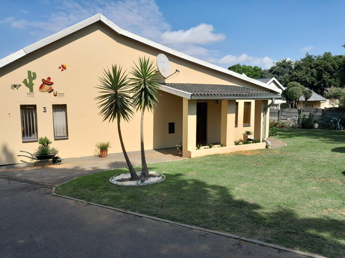 3 Bedroom House for sale in Greenhills 3 Impala Road P24113893421