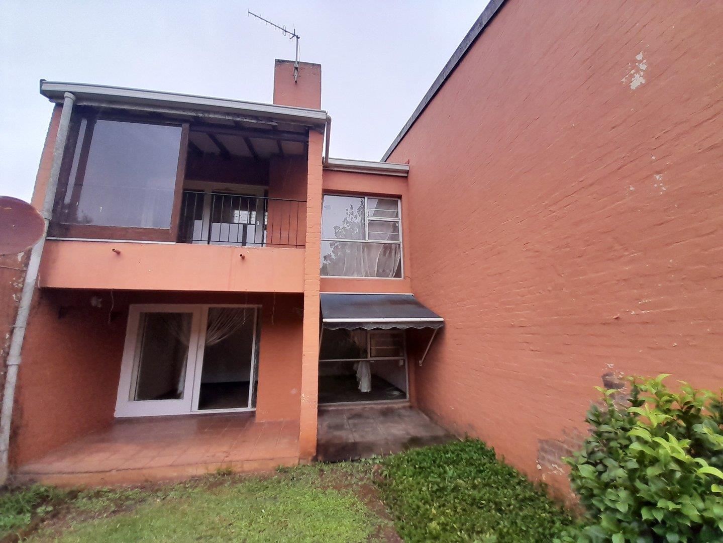 2 Bedroom Townhouse for sale in Howick Central P24113893549
