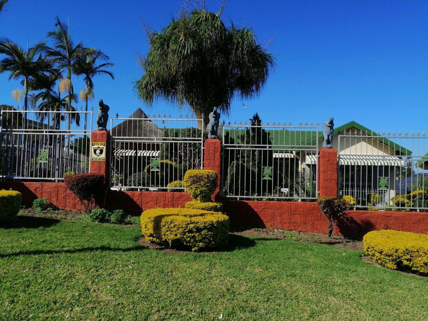 4 Bedroom House for sale in Stanger Manor P24111628138