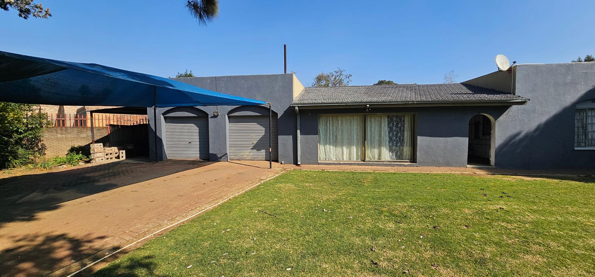 3 Bedroom House for sale in Eloff AH P24113894059