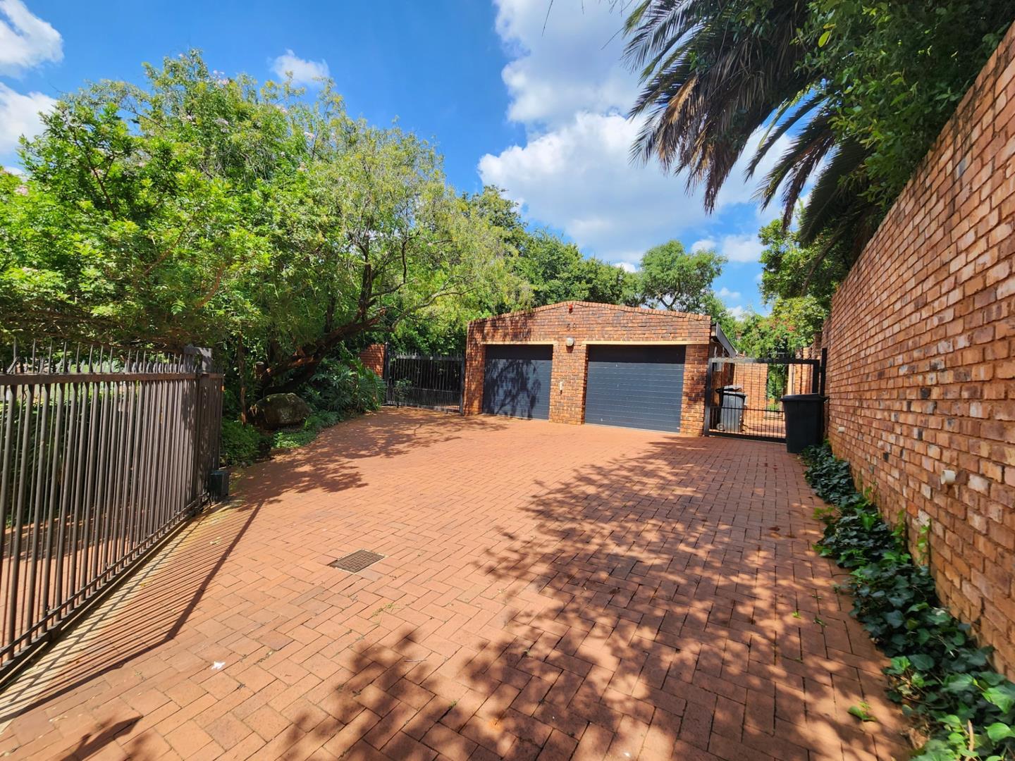 4 Bedroom House for sale in Lynnwood Glen P24113894695