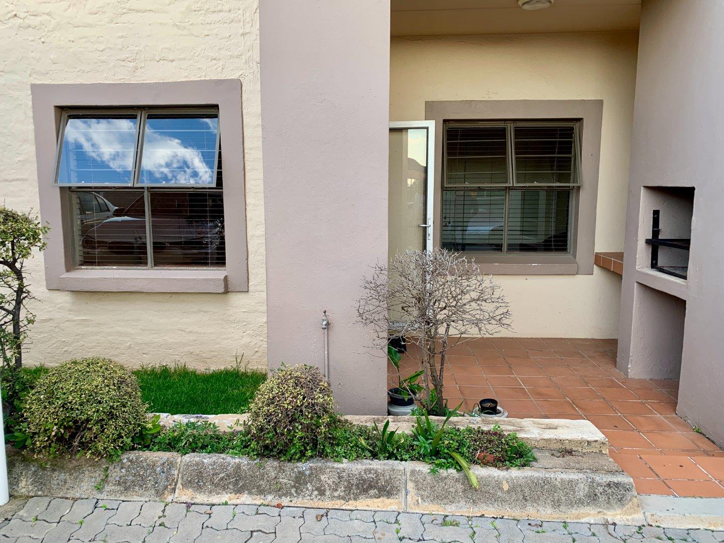 1 Bedroom Apartment / flat for sale in Sundowner P24113895507