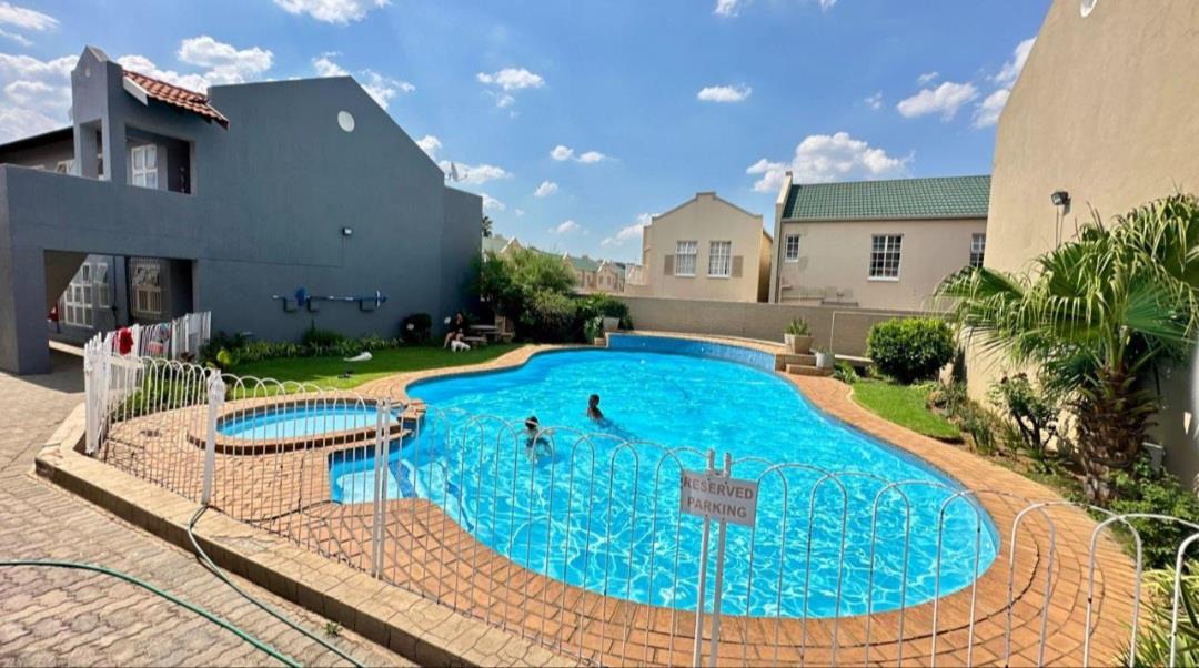 2 Bedroom Apartment / flat for sale in New Redruth 12 Saint Michael