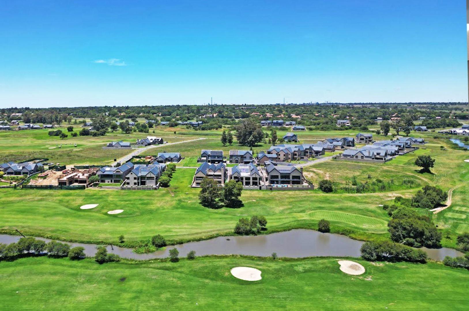 5 Bedroom House for sale in Heron Banks Golf Estate P24113897079