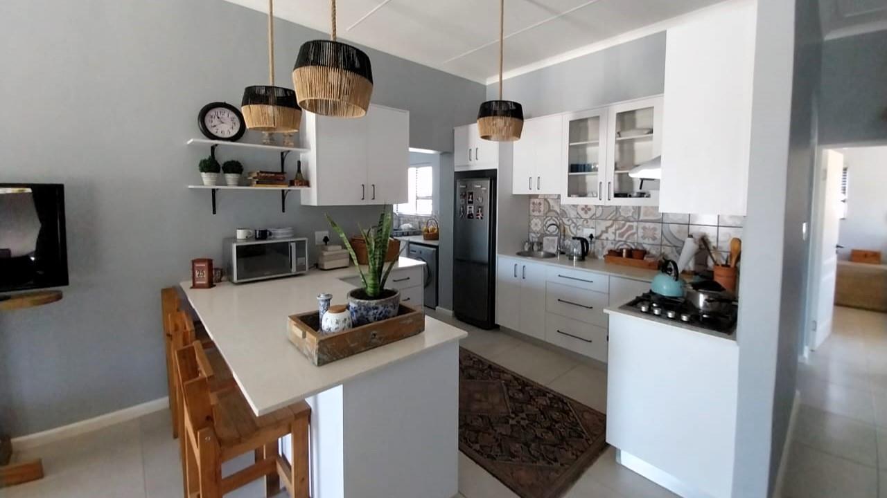 2 Bedroom House for sale in Altona 14 Yellowwood Crescent P24112720986