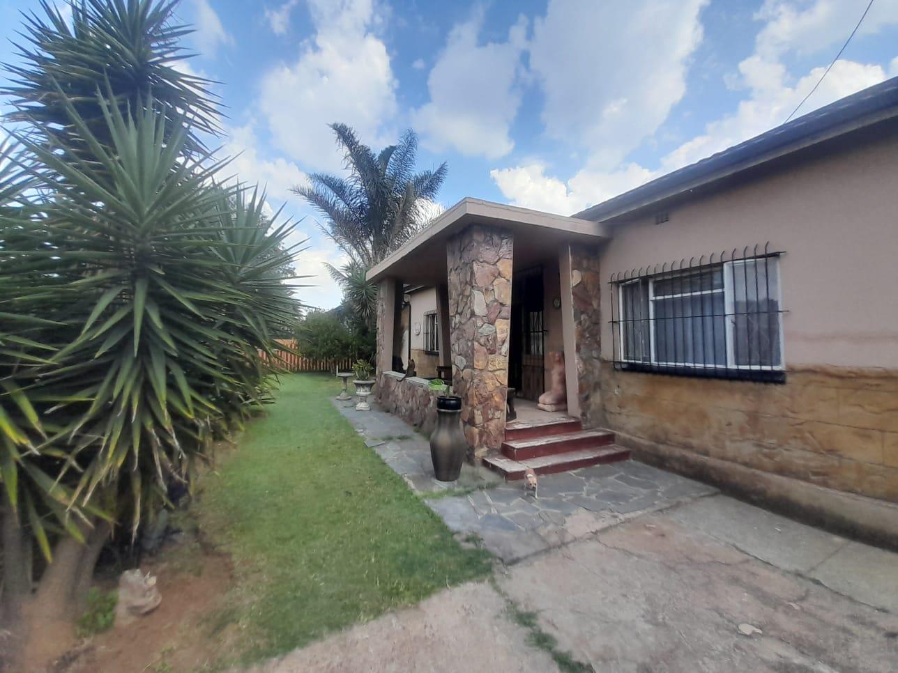 3 Bedroom House for sale in Boksburg Central P24113899101