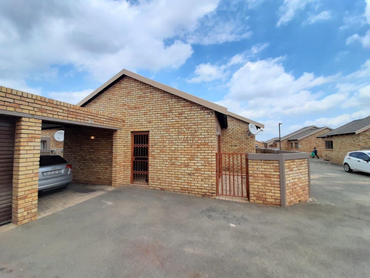 3 Bedroom Apartment / flat for sale in Greenhills 15 Eleemon P24