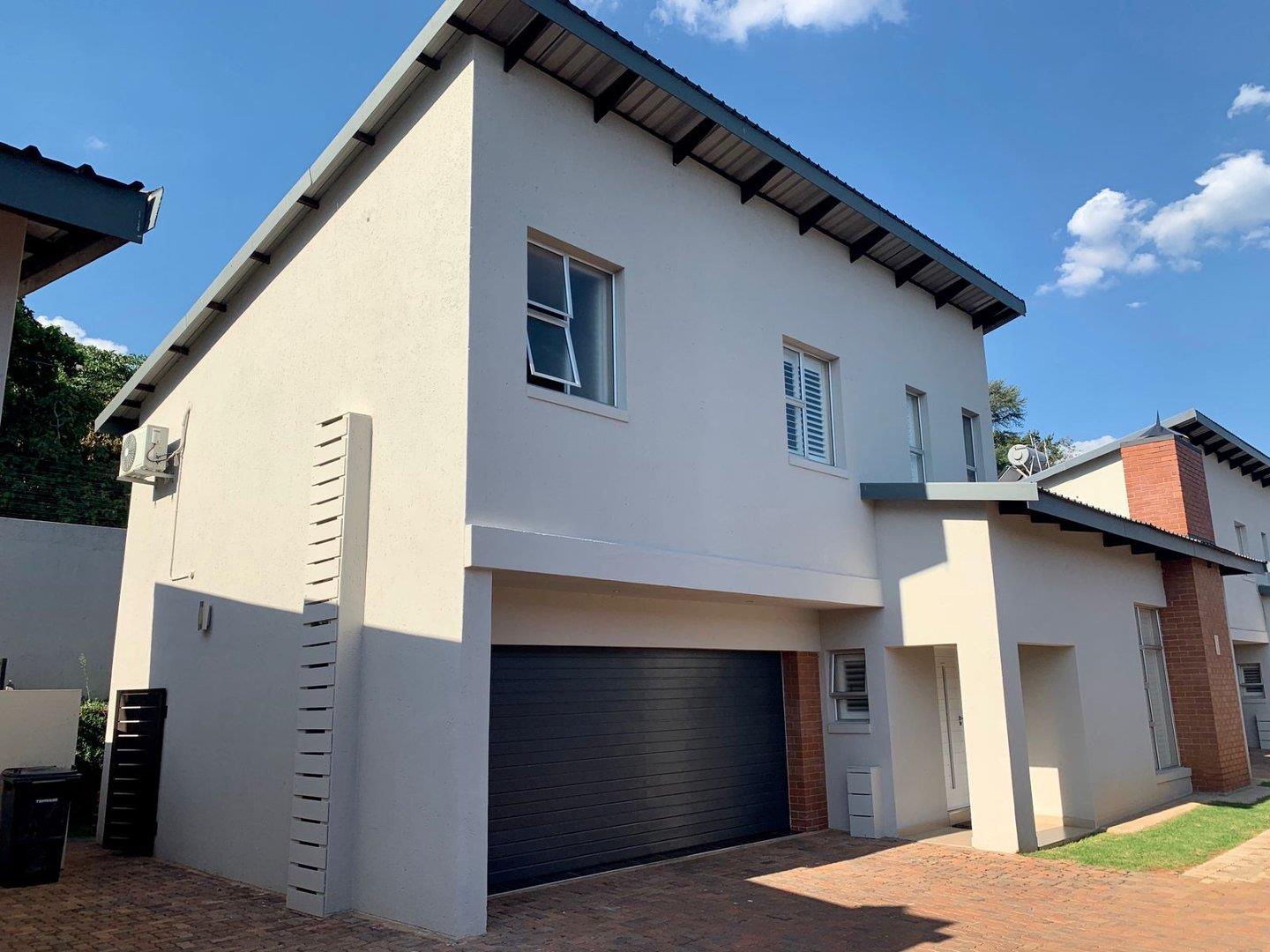 3 Bedroom Townhouse for sale in Baileys Muckleneuk P24113900398