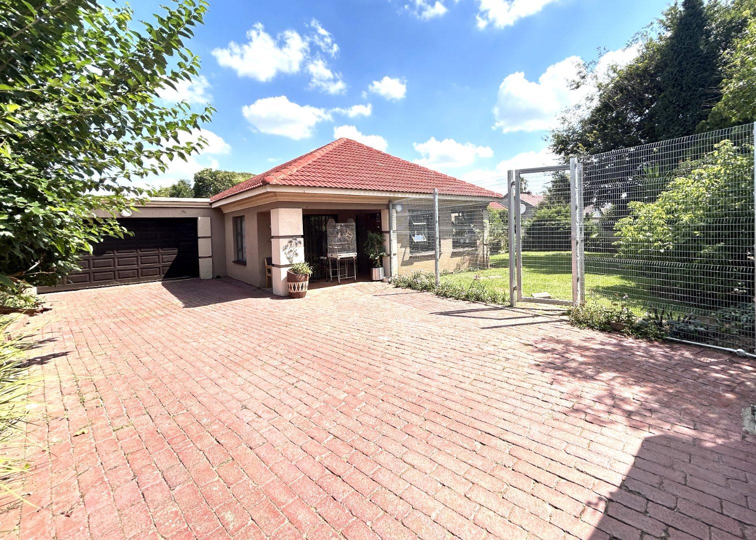 Brackendowns Property Houses to rent in Brackendowns