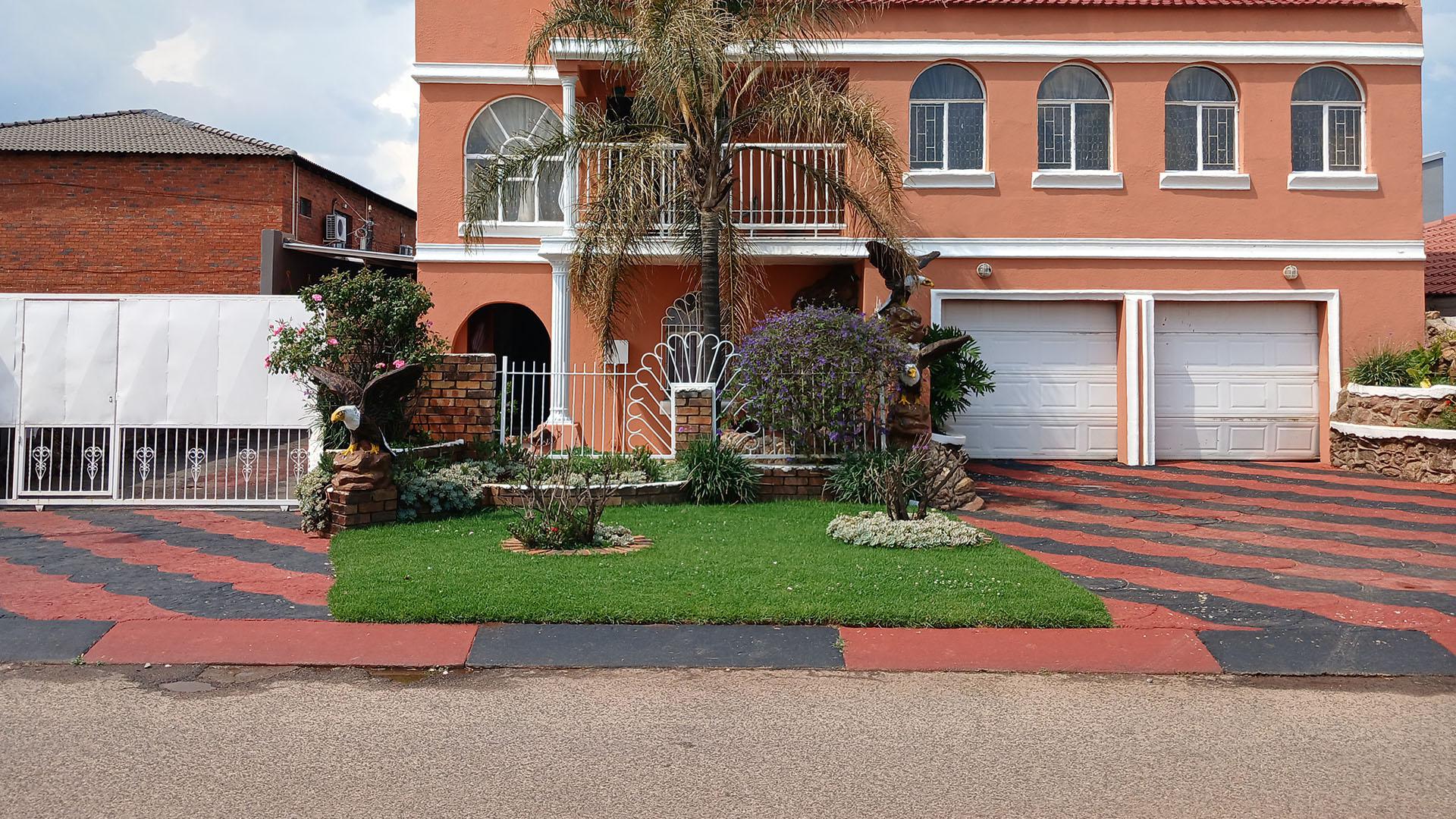 4 Bedroom House for sale in Zakariyya Park P24113901782