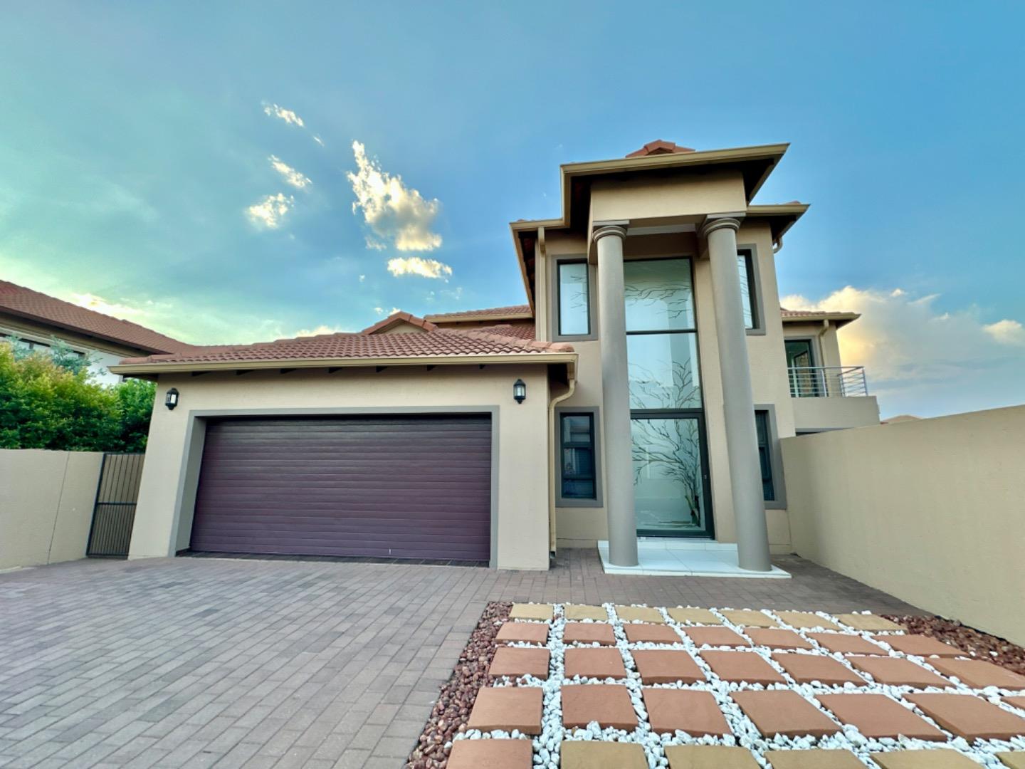 4 Bedroom House for sale in Glen Eagle Estate P24113902011