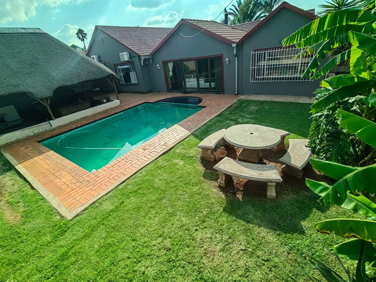 4 Bedroom House for sale in Krugersrus P24114427552