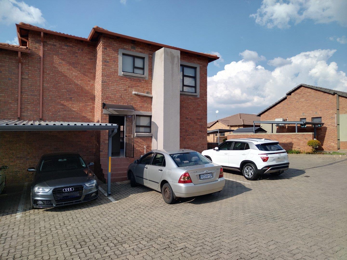 3 Bedroom Townhouse for sale in Wilgeheuwel 1 Magnum Road P24113904474