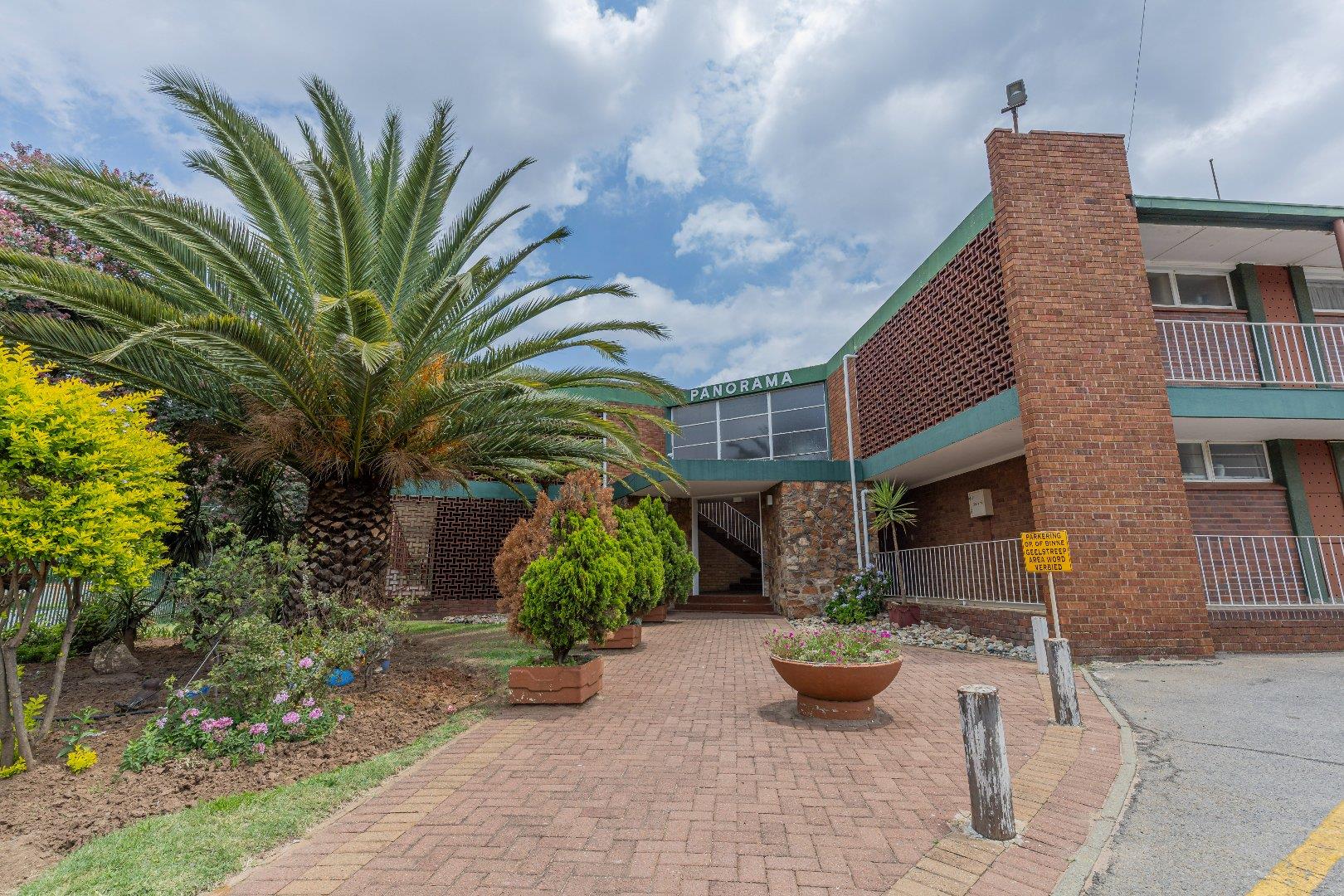 2 Bedroom Apartment / flat for sale in Greenhills 19 Panorama Hof, 4 Convent Road P24113904524