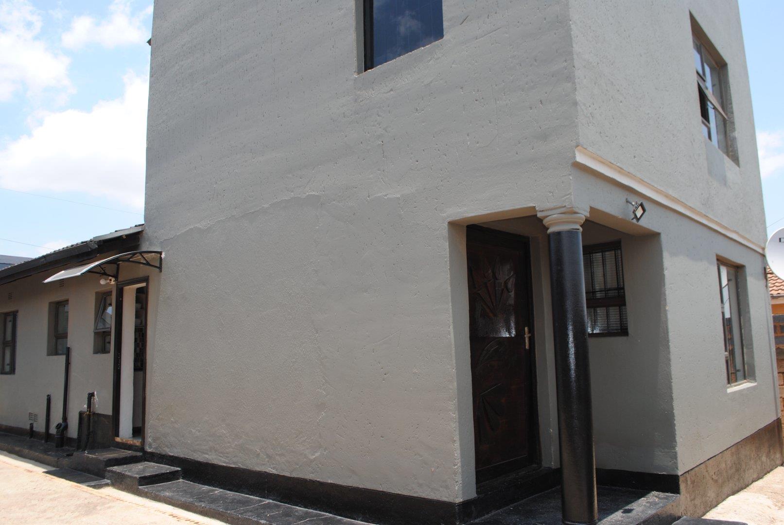 Dobsonville Ext 3 Property Houses for sale in Dobsonville Ext 3
