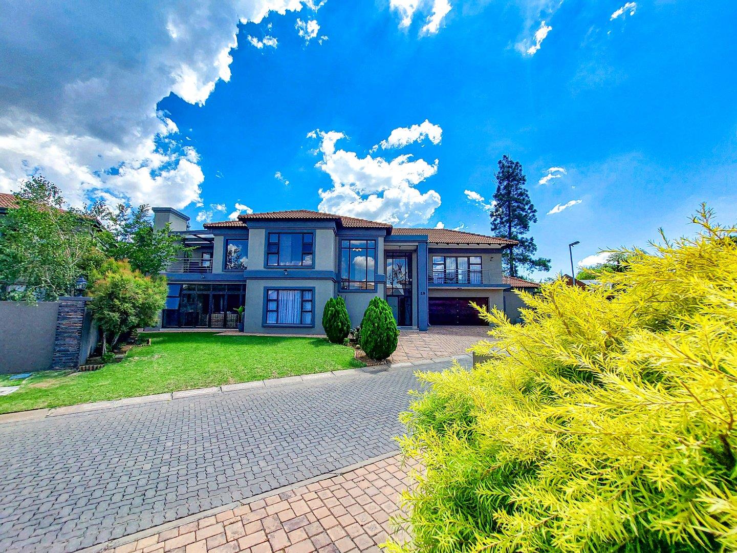 5 Bedroom House for sale in Vanderbijlpark SW P24113906117