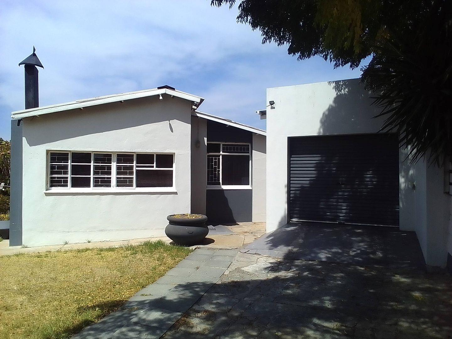 3 Bedroom House for sale in Hospital Hill P24113910517